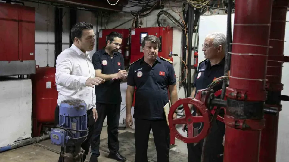 Mersin'deki Otellerde Yangın Güvenliği Alarmı: Denetimler Sıkılaştırıldı görseli