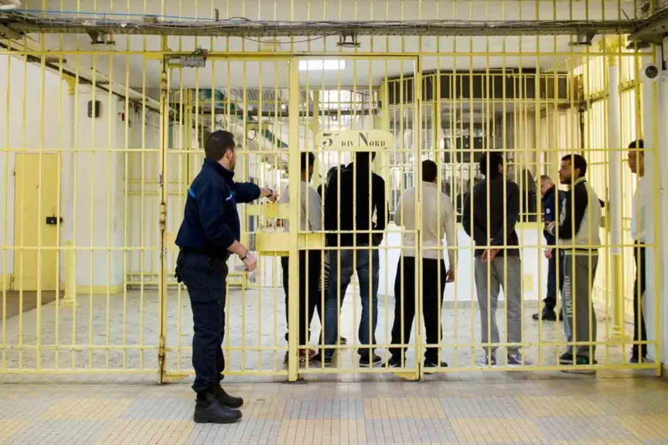 Fransa'da Aşırı Sağ Söylemleri ve Göçmen Politikalarındaki Sertleşme görseli