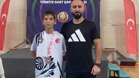 Karaman'ın Mehmet Çetin'den Türkiye Dart Şampiyonası'nda Bronz Madalya