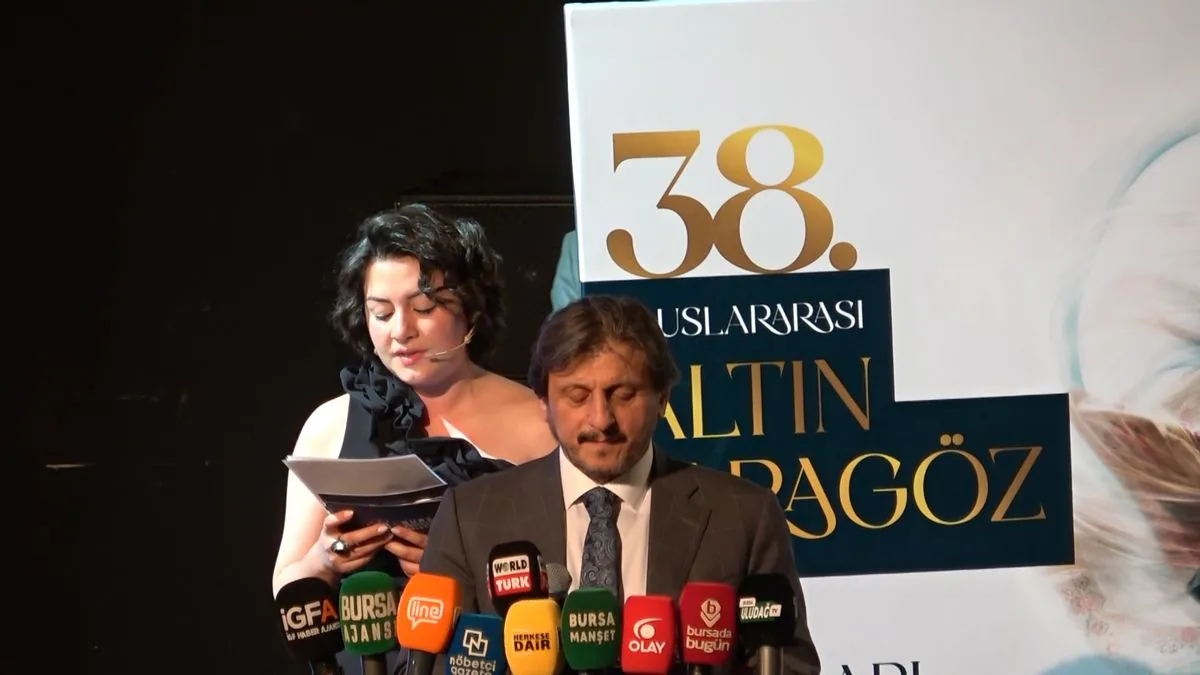 Bursa'da 38. Uluslararası Altın Karagöz Halk Dansları Yarışması Heyecanı Başladı Bursa'da 38. Uluslararası Altın Karagöz Halk Dansları Yarışması Heyecanı Başladı