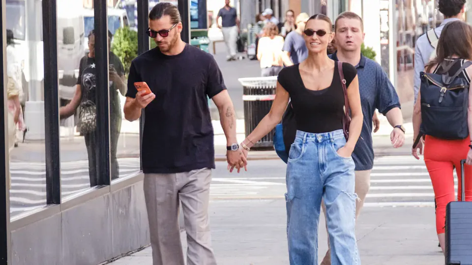 Riccardo Basile ve Laura Wontorra New York Sokaklarında Görüldü görseli