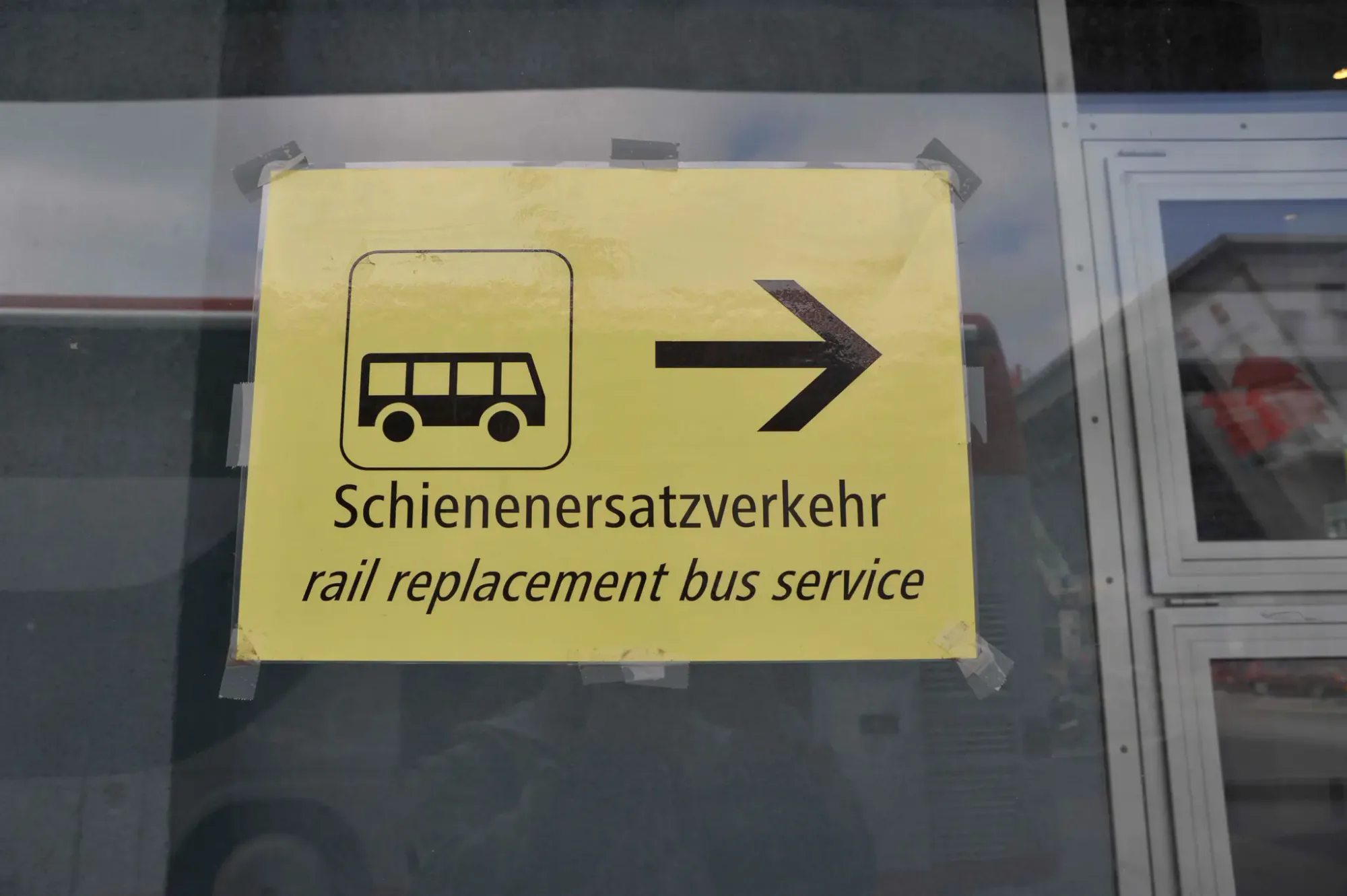 Linz'de Tramvay ve Otobüs Hatlarında Düzenleme: Pflasterspektakel Etkisi Linz'de Tramvay ve Otobüs Hatlarında Düzenleme: Pflasterspektakel Etkisi
