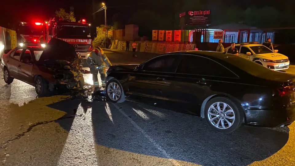Giresun Eynesil'de İki Otomobil Çarpıştı: 1 Yaralı görseli