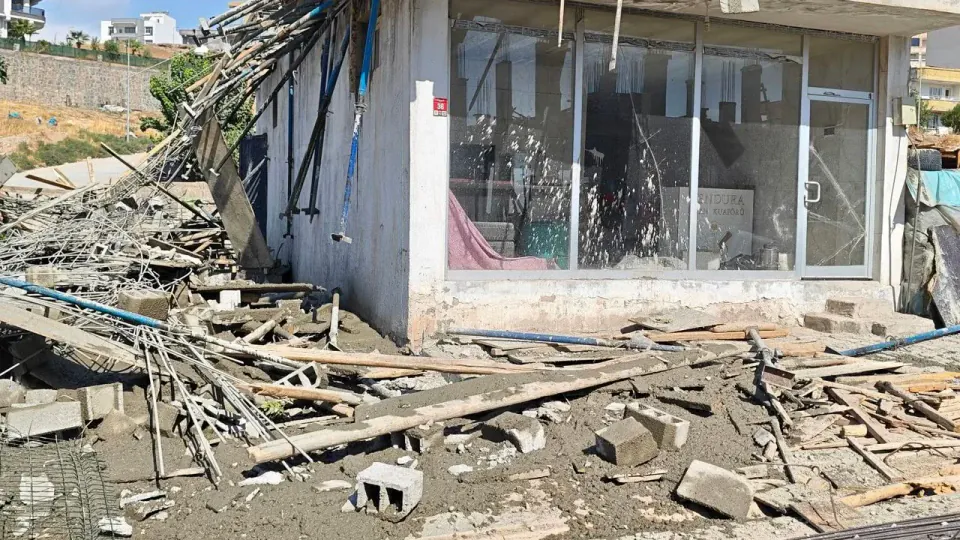 Cizre'de fırın çatı çökmesinde 5 işçi yaralandı görseli